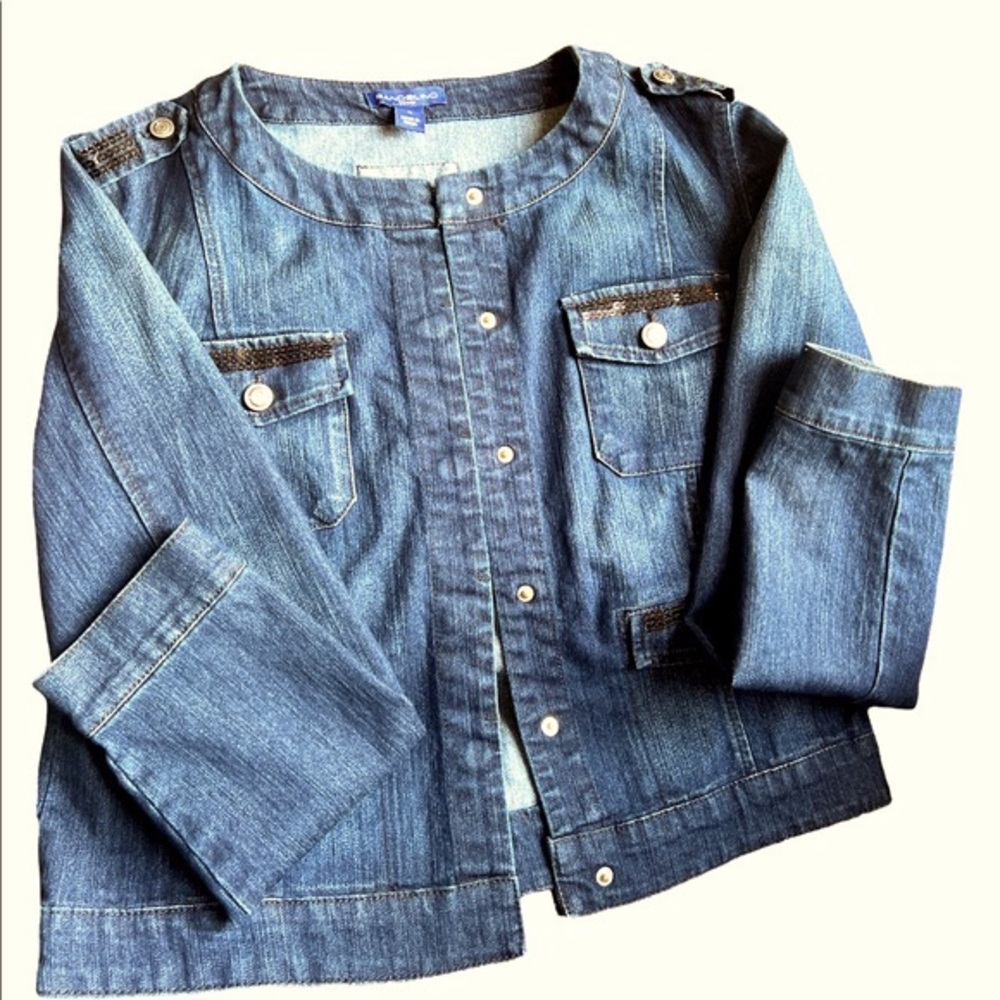 ❤️❤️WHOA❤️❤️ BANDOLINO DENIM Jean Jacket embellished with black sequins Size M